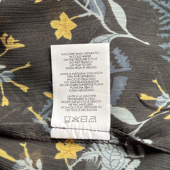 Cabi Sleeveless Blouse - Picture 7 of 12